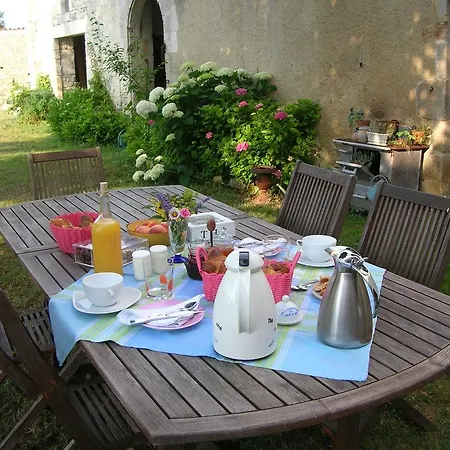 Bed & Breakfast Le Logis De La Poupeliere