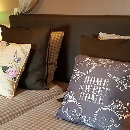 Le Logis De La Poupeliere Bed & Breakfast 3*